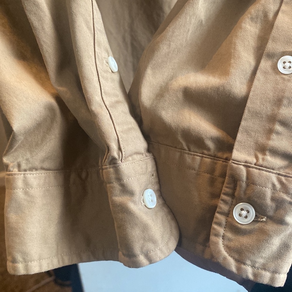 Button down - Picture 3 of 3